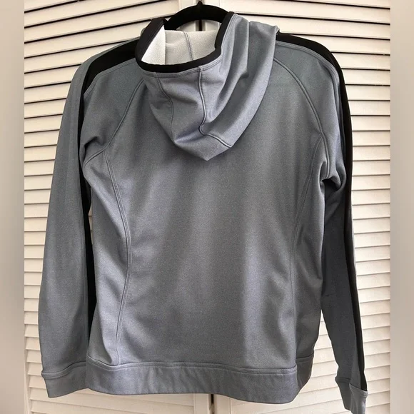 Under Armour women’s light weight Hoodie - Size Medium - Picture 4 of 4